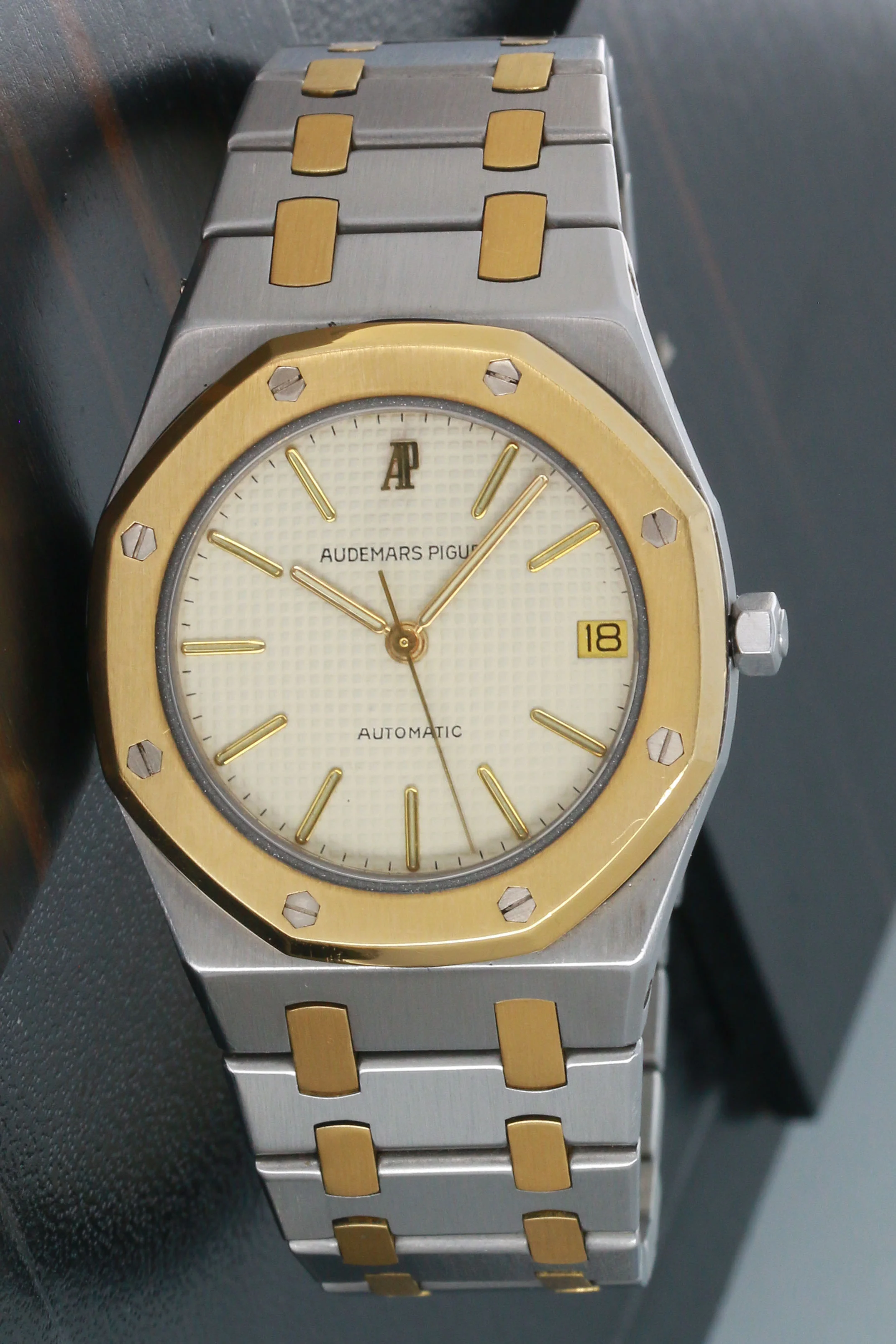 AUDEMARS PIGUET ROYAL OAK 36MM #4100SA - Image 4