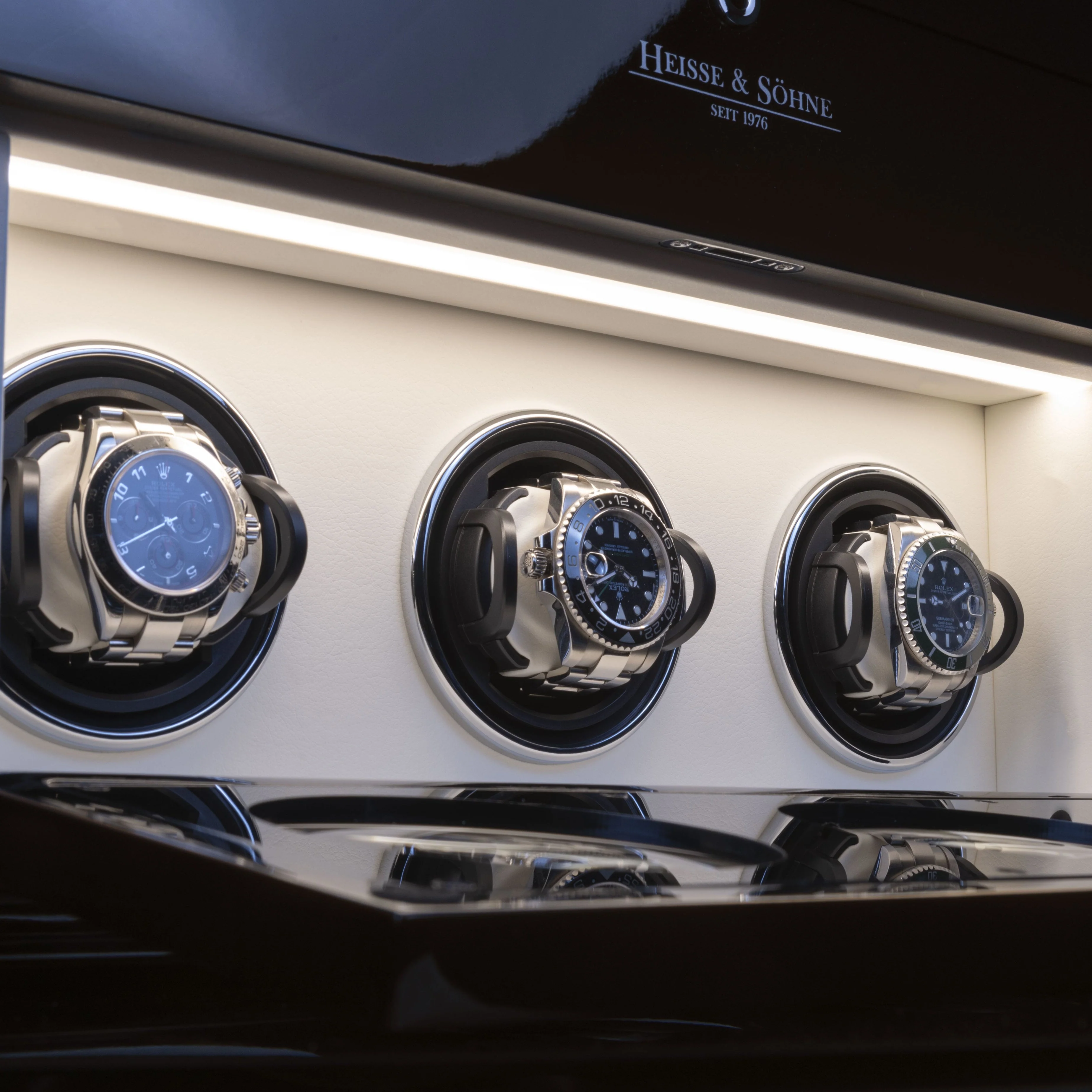 Loop 3 Black & White - Image 4