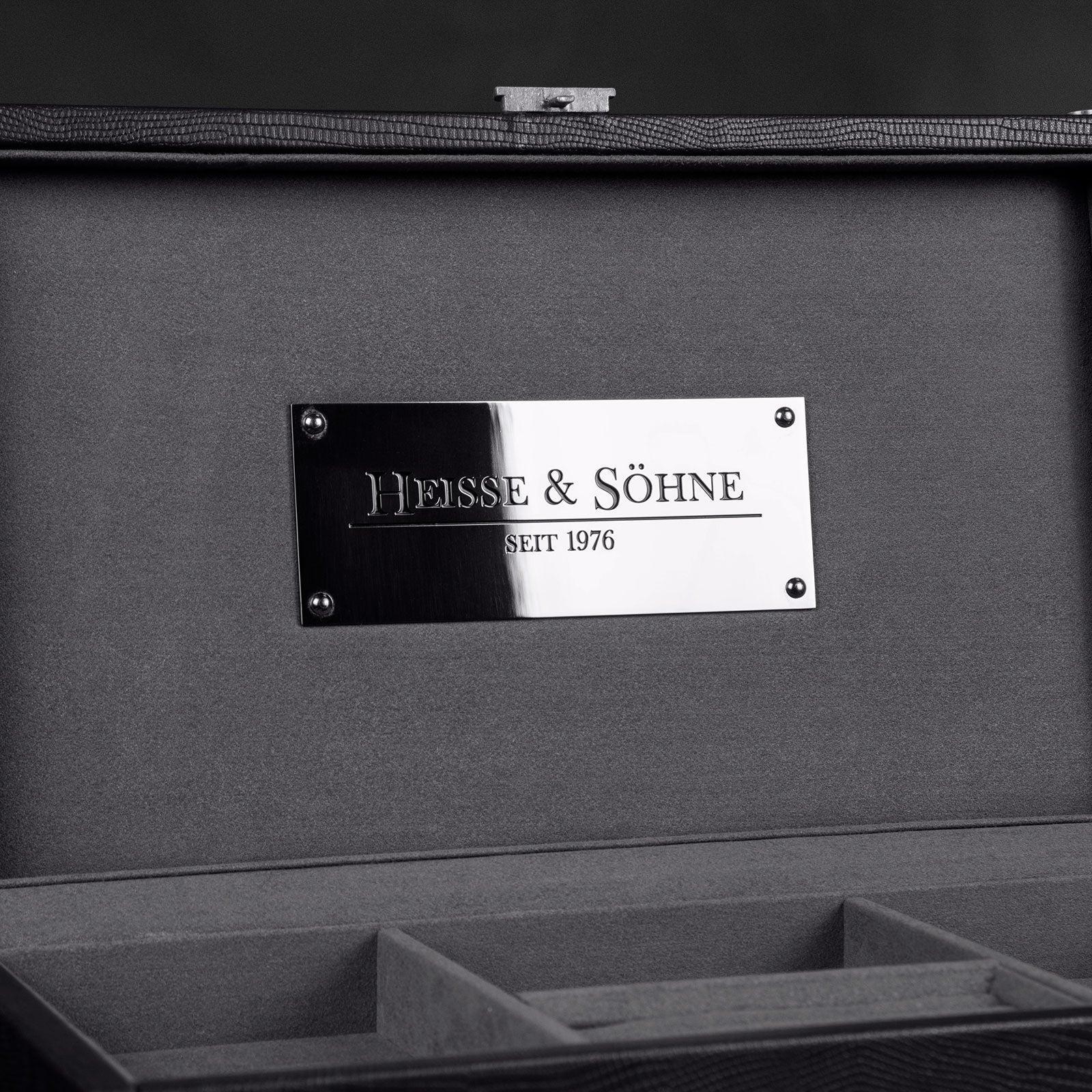 Verne Black 3 Watches - Image 5